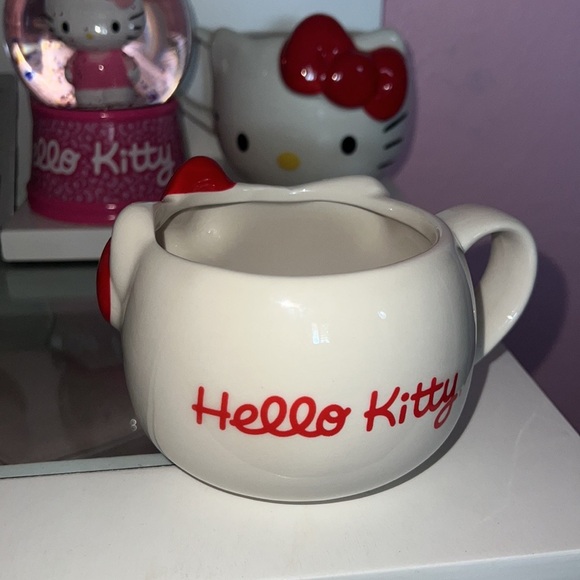 Hello Kitty - Picture 2 of 5